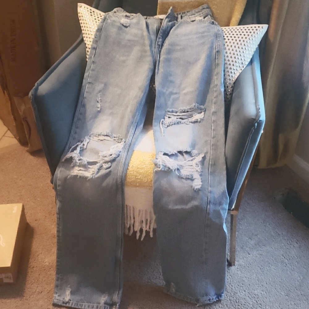 Zara Wide Legged Distressed Denim Jeans